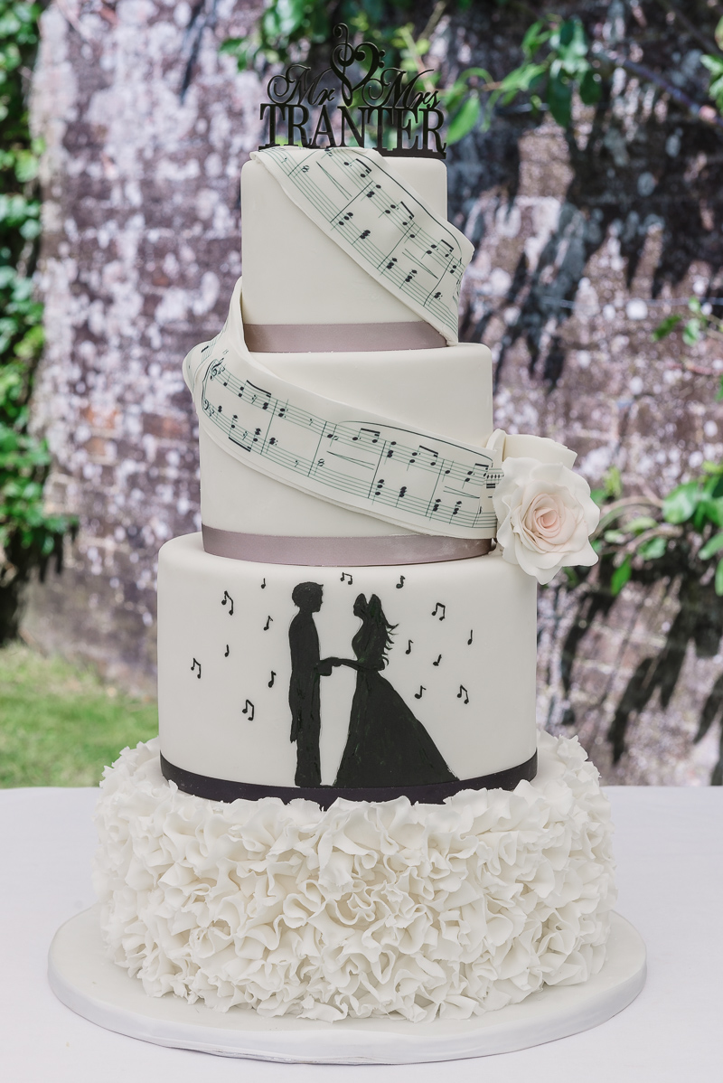 Falconhurst Estate Wedding Photography | Wedding Cake